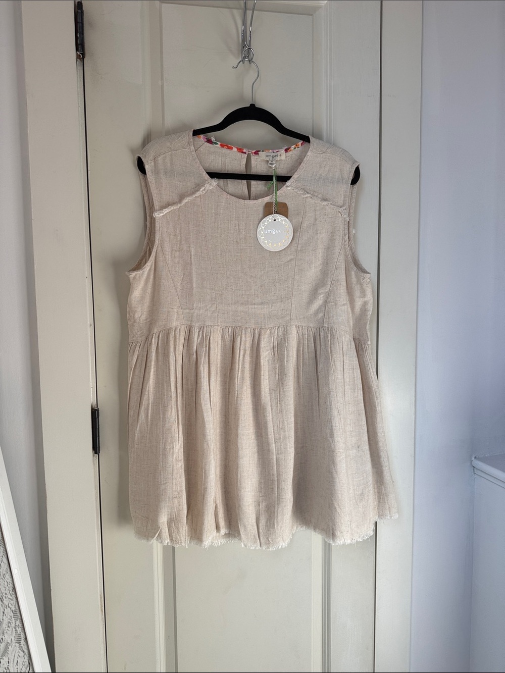 NWT Plus Sized Umgee Cream Sleeveless Peplum Top with Frayed Trim